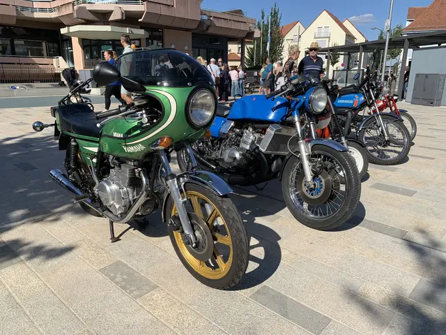 Über 60 Motorräder wurden bei der Motorrad-Ausstellung in Mutterstadt ausgestellt | Foto: Michael Sonnick