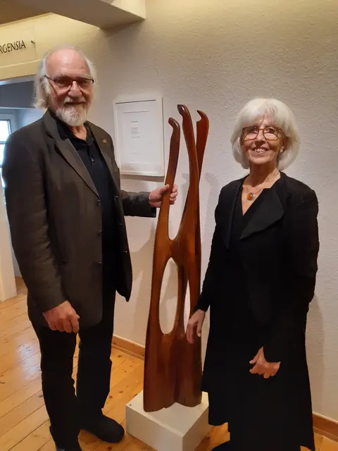 Der kreative Prozess ist bei Georg Becker und Gisela Becker-Berens ähnlich. Aus dem Groben arbeiten die Künstler ins Feine.  | Foto: Thomas Merzenich