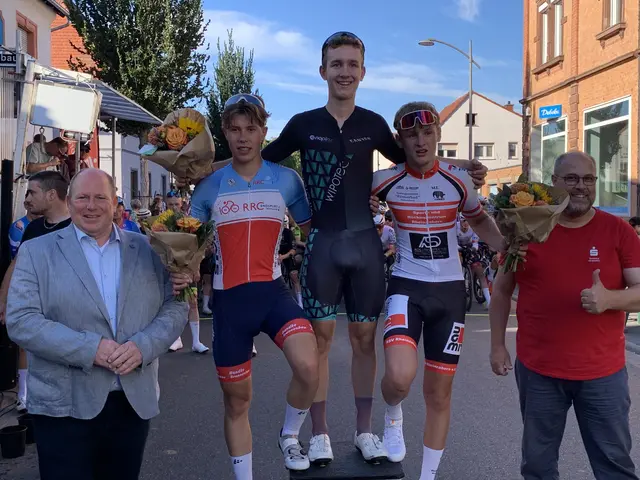 Julius Thomas siegte in Mutterstadt vor Jeremias Jakob (links) und Etienne Hüttl | Foto: Michael Sonnick