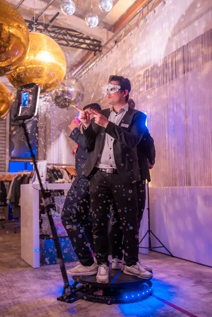 Partyspaß mit dem 360-Grad-Video-Booth-System im Festzelt am 6.09. | Foto: 360 Grad memories