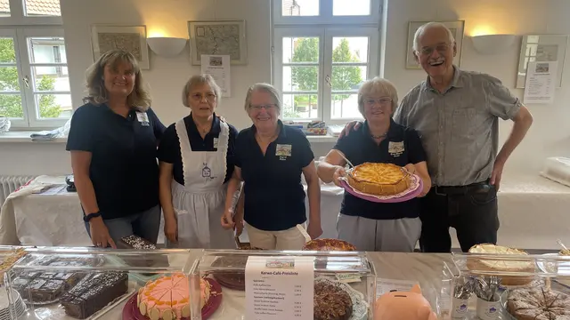 Das Kerwe-Café Team:
vl.nr. Gudun Ceranski, Maria Böhmer, Ingrid Rahn, Eva-Maria Auer, Eberhard Auer | Foto: Michael Ceranski