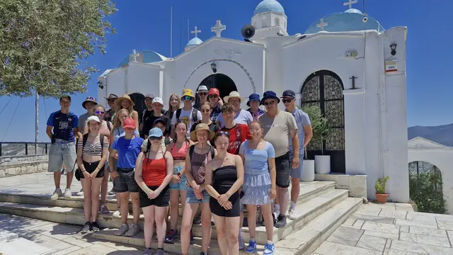 18 Jugendliche reisten mit Pfarrer Josef Metzinger und Betreuern für zwei Wochen ins Land der Antike | Foto: Rita Stabel