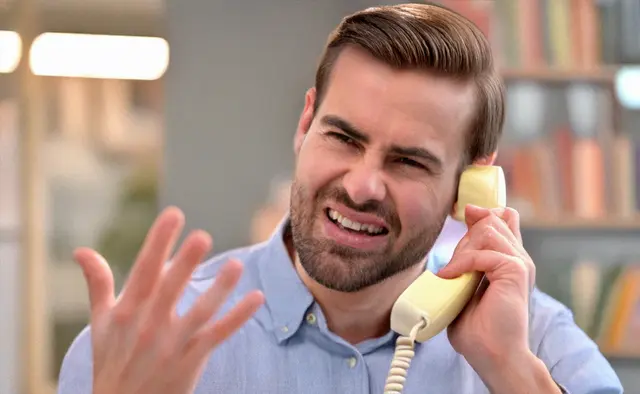 Telefonbetrug aus Heidelberg (Vorwahl 06221): Anrufe vorsichtig prüfen und verdächtige Nummern melden. | Foto: Heike Schwitalla - erstellt mit KI