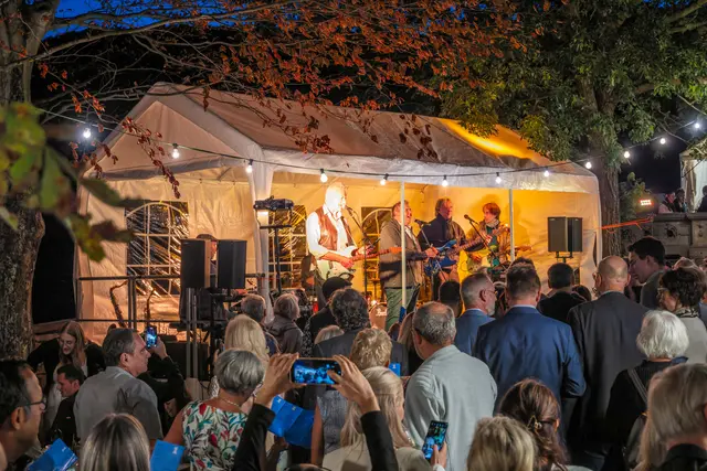 gemeinsames Singen mit der „Freddy Wonder Combo“   | Foto: Foto: Hendrik Kühborth