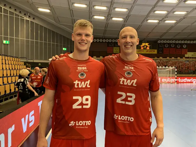 Friedrich Schmitt (links) warf sieben Tore und Lars Röller erzielte einen Treffer | Foto: Michael Sonnick