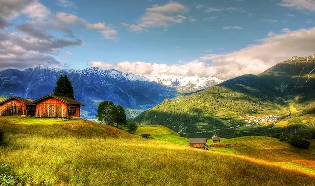 Von Luxus-Familienhotels lassen sich bestens Ausflüge in die wunderschöne Alpenwelt n Tirol unternehmen, so vereinen sich Komfort und Naturerlebnisse. | Foto: kordi_vahle
