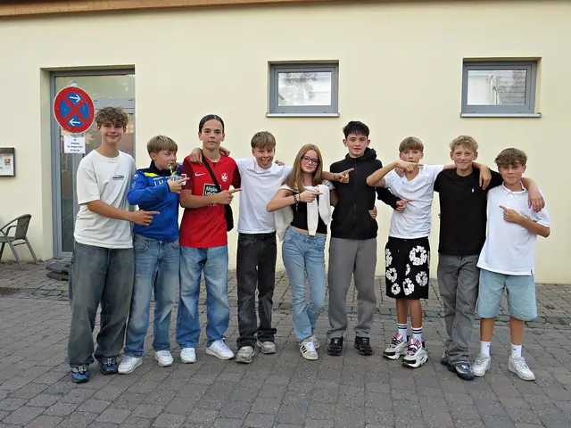 Alle wollten ein Foto mit TSV-Sportler und Deutschem Meister Max Schubert | Foto: Brigitte Melder