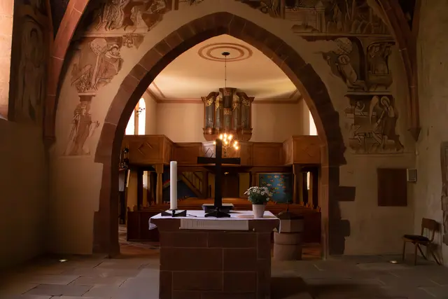 Wandmalereien aus dem 13. und 16. Jahrhundert - Blick in die Minfelder Dorfkirche | Foto: Heike Schwitalla