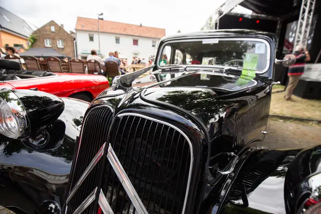 Womöglich steht ein solcher Oldtimer für die Benefiz-Spritztour bei "Swinging Lautern" bereit | Foto: Roland Kohls