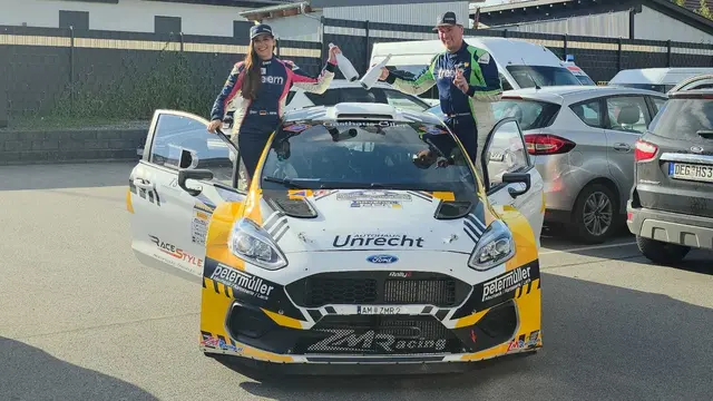 Raffael Sulzinger und Lisa Kiefer dominieren beim Gesamtsieg bei der Niederbayern-Rallye | Foto: Teamfoto