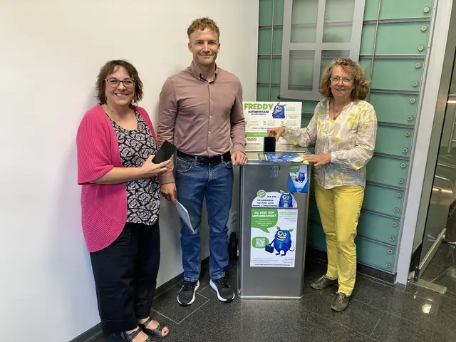 V.l.n.r.: Simone Kratzin, Matthias Juchum, Beigeordnete Irmgard Münch-Weinmann | Foto: Stadt Speyer