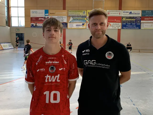 Tilo Müller (links) mit Eulen-Trainer Johannes Wohlrab | Foto: Michael Sonnick