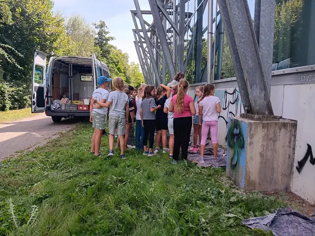 Gemeinsame Kunstkktion gegen Schmierereien | Foto: Andreas Hells/gratis