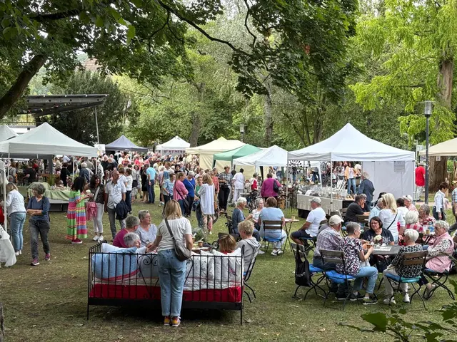 Schlosspark voller Besucher | Foto: Team 4 Stadt Rockenhausen