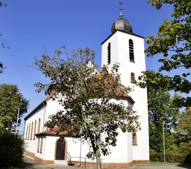 Die katholische Kirche | Foto: Helge Ebling/gratis
