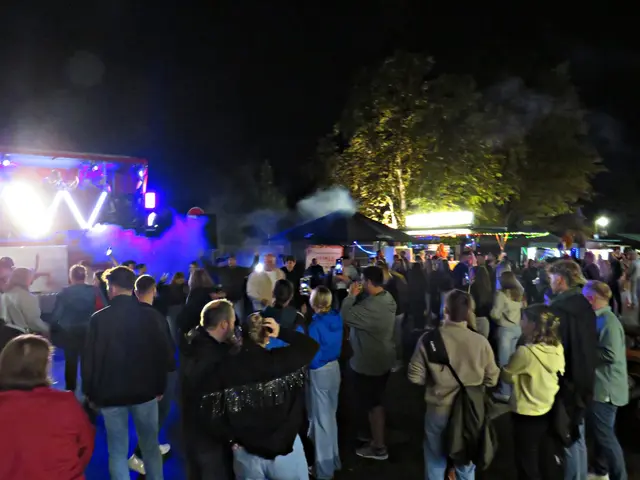 Vor der Bühne 2 von DJ Olde | Foto: Brigitte Melder