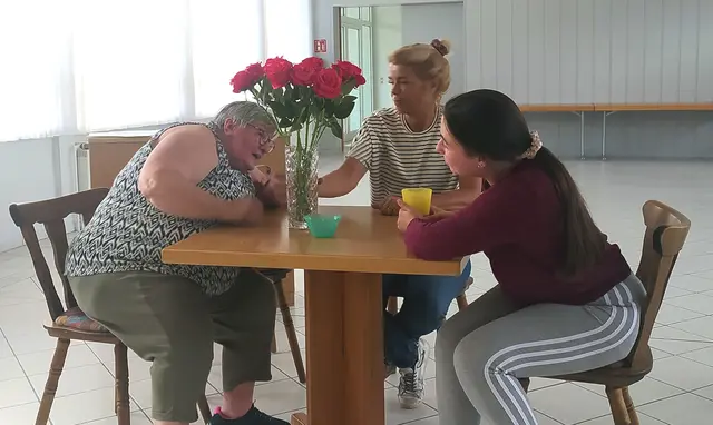Bei den Proben: Eleonore Heinrich, Angelika Kemmler und Lara-Fabienne Schäfer-Kalweit (von links nach rechts) bei der Hochzeitsplanung | Foto: Andreas Lencioni