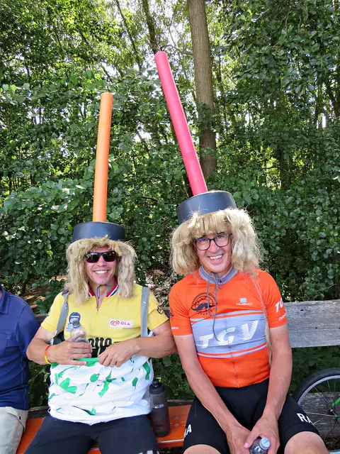 Alexander und Frank mit Malerpinsel | Foto: Brigitte Melder