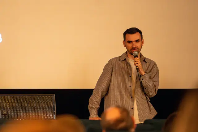 Der ukrainische Regisseur Pavlo Ostrikov bei der Premiere seines Films "U Are the Universe" im Mannheimer "Atlantis". | Foto: Christian Gaier