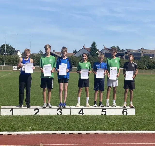 Ganz vorne auf dem Siegerpodest | Foto: Laura Schubert