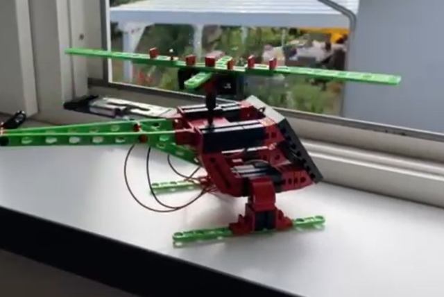 Fisher Technik-Hubschrauber OPENTandem | Foto: Susanne Knechtges