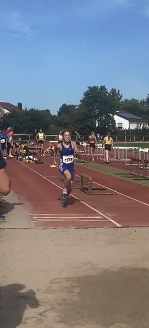 Weitsprung | Foto: Laura Schubert