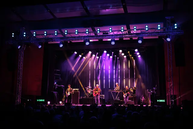 SWR4 Festival in Wörth: Am Sonntagabend rockten Smokie die ausverkaufte Festhalle  | Foto: Paul Needham