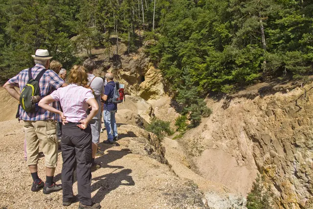 Es gibt herrliche Ausblicke und historischer Bergbau bei der Erlebniswanderung | Foto: Donnersberg Touristik Verband e.V.