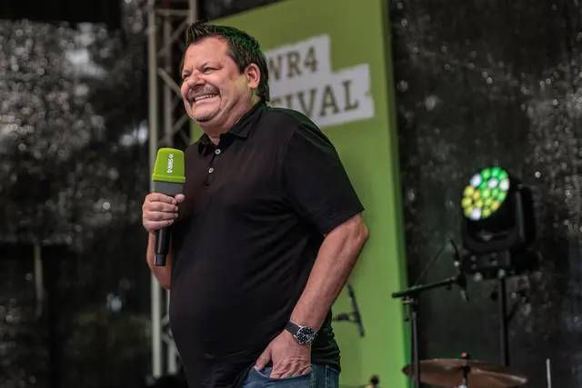 SWr4-Festival mit Ingo Appelt am Sonntagnachmittag im Bürgerpark Wörth | Foto: Paul Needham