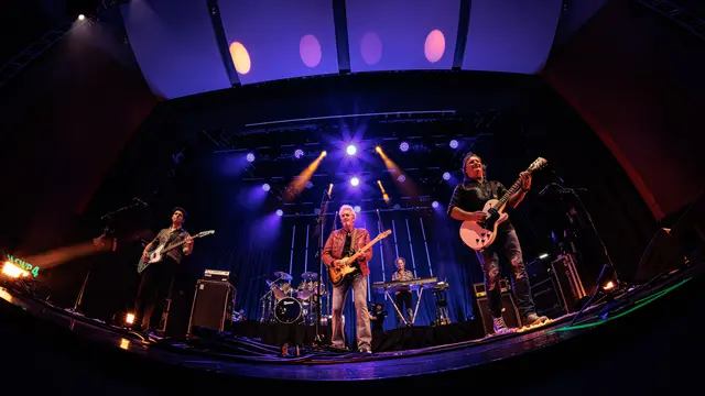 SWR4 Festival in Wörth: Am Sonntagabend rockten Smokie die vollbesetzte Festhalle  | Foto: Paul Needham