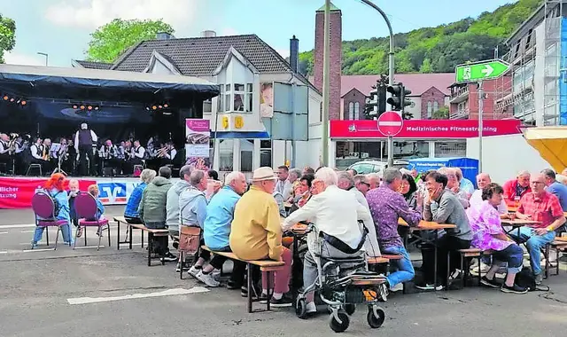 Mit Fassbieranstich und Live-Musik beginnt das Stadtfest. | Foto: Stadt Landstuhl