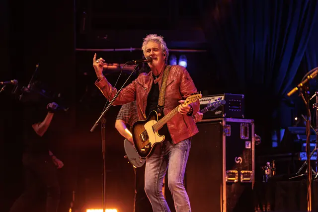 SWR4 Festival in Wörth: Am Sonntagabend rockten Smokie die vollbesetzte Festhalle  | Foto: Paul Needham