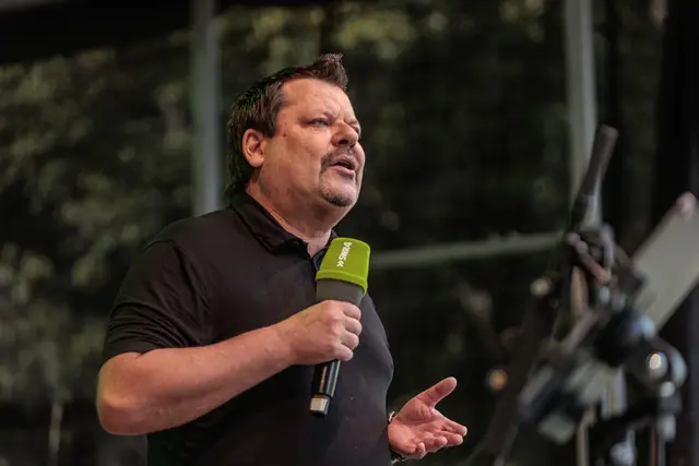 SWr4-Festival mit Ingo Appelt am Sonntagnachmittag im Bürgerpark Wörth | Foto: Paul Needham