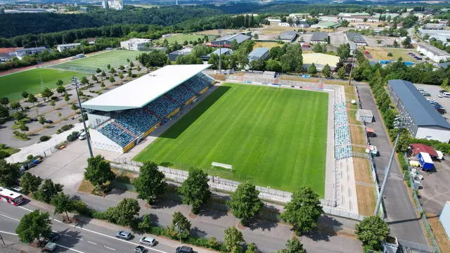Das Framas-Stadion in Pirmasens: Der Rasen wurde nach starken Regenfällen und Schäden durch ein Open-Air-Konzert für unbespielbar erklärt – das Oberliga-Heimspiel des FKP gegen Wormatia Worms musste abgesagt werden. | Foto: Erik Stegner