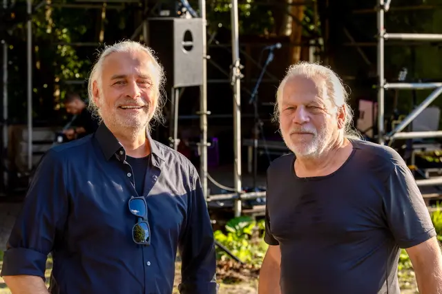 Zwei mit Zopf: Volker Degen und Gunter Bohrer (Wochenblattreporter) | Foto: Johann-Peter Melder