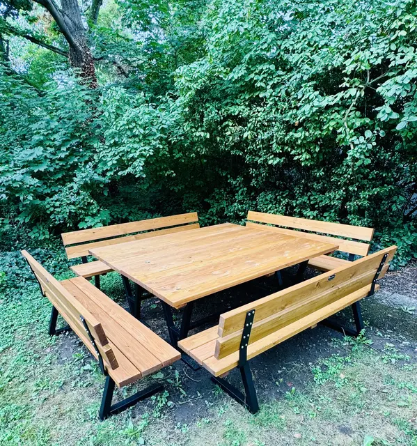 Neue Sitzbank im Ambulanten Hospiz- und Palliativ-Zentrum Neustadt  | Foto: Claudia Albrecht