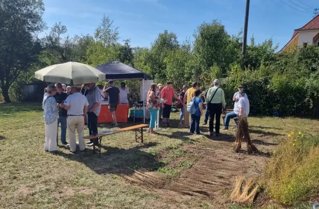 Viele interessierte Besucherinnen und Besucher konnten zum Brechfest empfangen werden | Foto: Helga Grüne