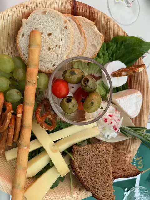 Kulinarische Häppchen und New Shoes heizen musikalisch ein | Foto: Stadt Rockenhausen