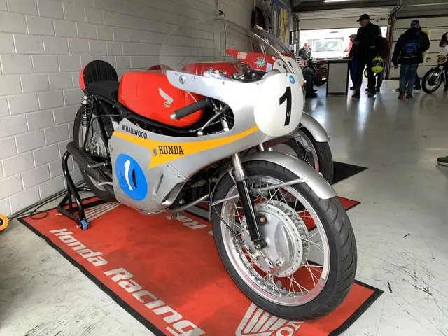 Die Sechszylinder Honda 350 ccm ist auf dem Hockenheimring zu bestauen und zu hören | Foto: Michael Sonnick