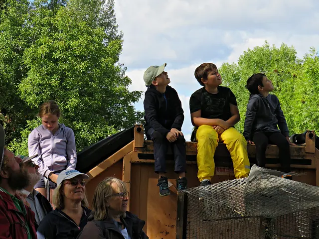 Blicke zur Drohne | Foto: Brigitte Melder