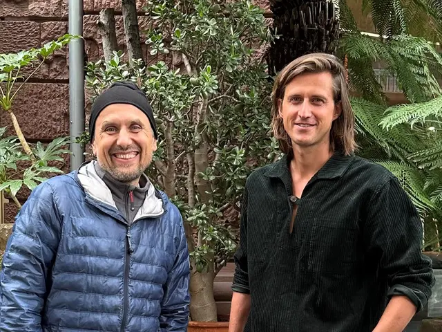 Koch Björn Moschinski (links) und Pfarrer Friedel Goetz freuen sich schon auf das Foodsave-Bankett am 19. September auf den Kapuzinerplanken. | Foto: Nele (dv)