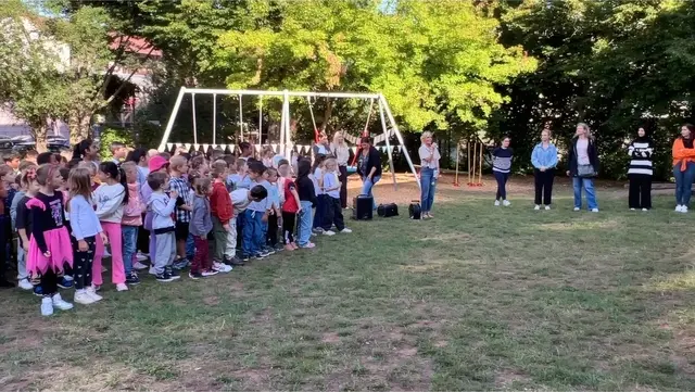 Die Kinder der Paul-Münch-Grundschule in der Augustastraße in Kaiserslautern können sich über neue Spielgeräte in ihrem Schulhof freuen | Foto: Hans-Dieter Keim