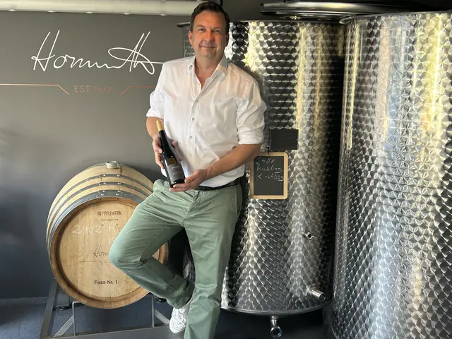 Christian Hormuth mit seinem Lions-Wein | Foto: Christian Hormuth