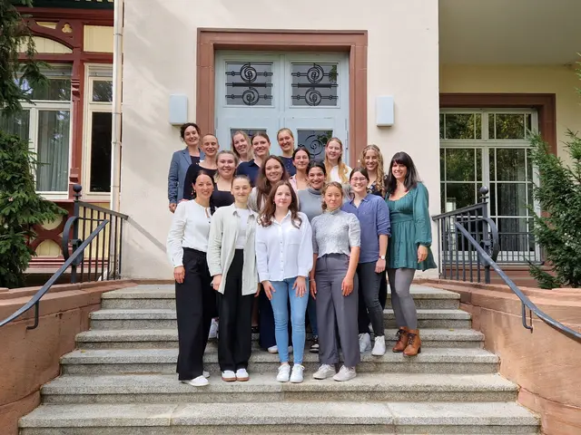 Die Absolventinnen der fachschulischen Hebammenausbildung.  | Foto: Diakonissen Speyer