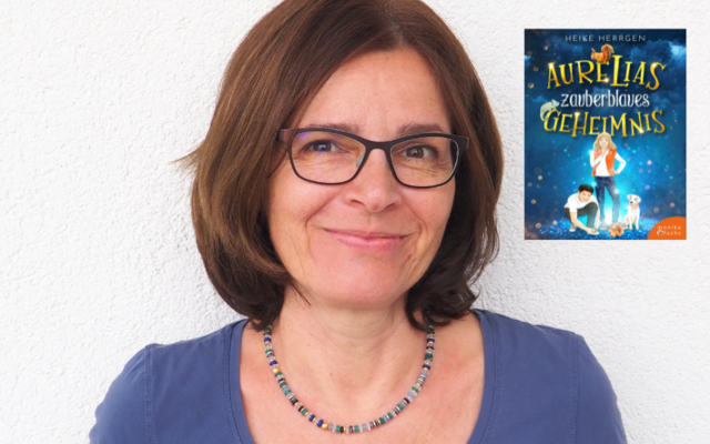 Heike Herrgen stellt ihr neues Kinderbuch „Aurelias zauberblaues Geheimnis“ in der Stadtbücherei Neustadt vor. | Foto: Herrgen