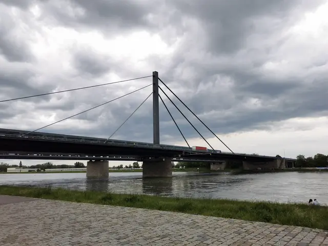 Die Rheinbrücke zwischen Karlsruhe und Wörth | Foto: Heike Schwitalla