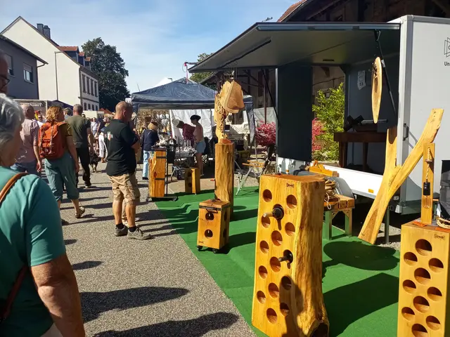 Vielleicht ein Weinregal aus Holz? | Foto: Anja Stemler