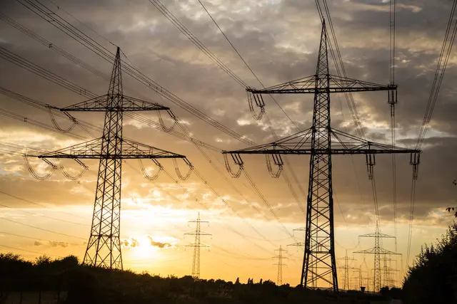 Strom, Hochspannungsleitung | Foto: Roland Kohls