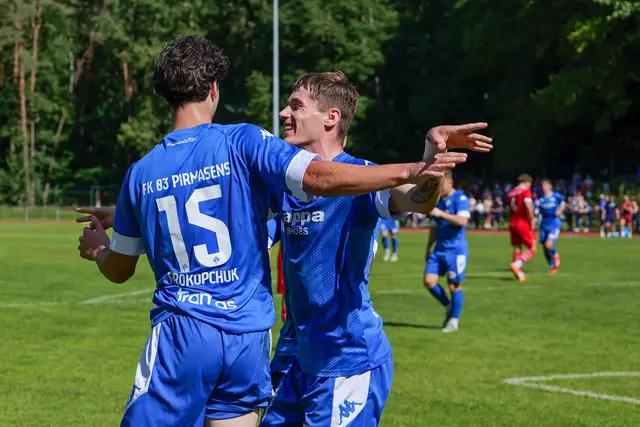 Oskar Prokopchuk und Marc Ehrhart jubeln für den FK Pirmasens beim 4:1-Heimsieg gegen den FV Diefflen. | Foto: Erik Stegner