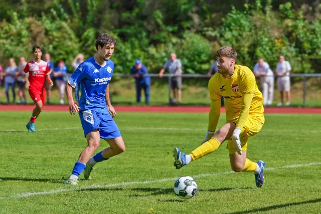 Oskar Prokopchuk erzielt das 2:0 für den FK Pirmasens im Oberliga-Heimspiel gegen den FV Diefflen. | Foto: Erik Stegner